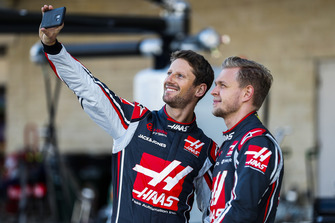 Romain Grosjean, Haas F1 Team, et Kevin Magnussen, Haas F1 Team