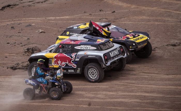 #306 PH-Sport Peugeot 3008 DKR: Sébastien Loeb, Daniel Elena, #306 PH-Sport Peugeot 3008 DKR: Sébastien Loeb, Daniel Elena, #245 Yamaha: Nelson Augusto Sanabria Galeano
