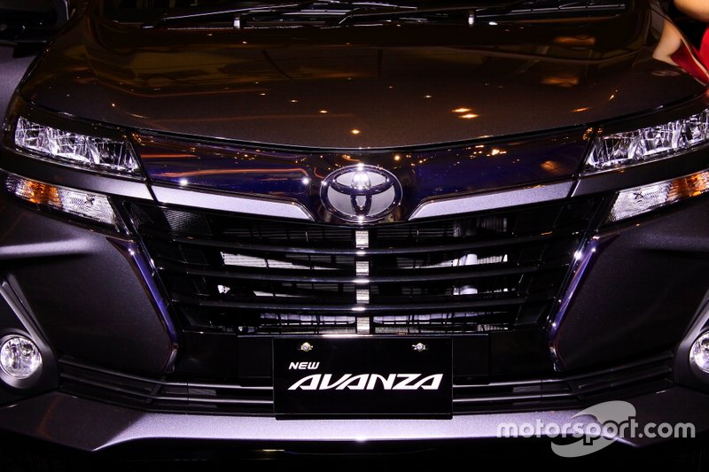 Grill depan Toyota New Avanza