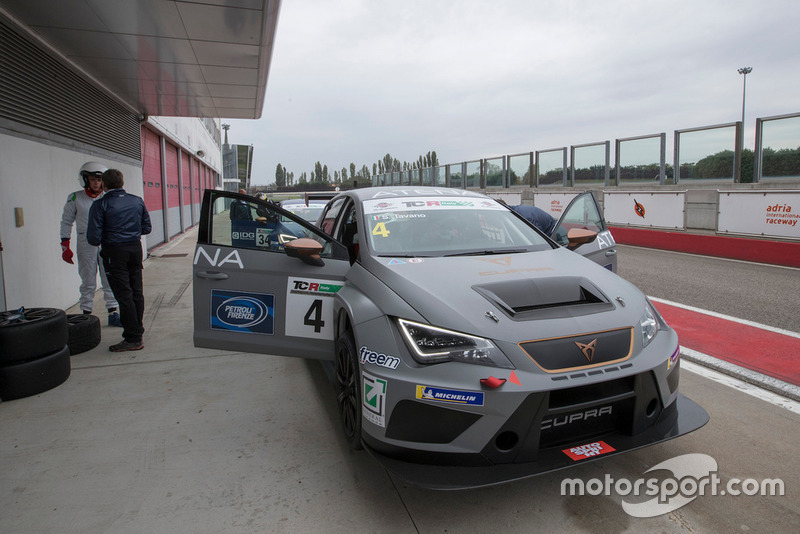 La Cupra Leon TCR SEQ di Salvatore Tavano
