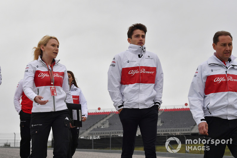 Charles Leclerc, Alfa Romeo Sauber F1 Team walks the track with Ruth Buscombe, Alfa Romeo Sauber F1 Team Race Strategist