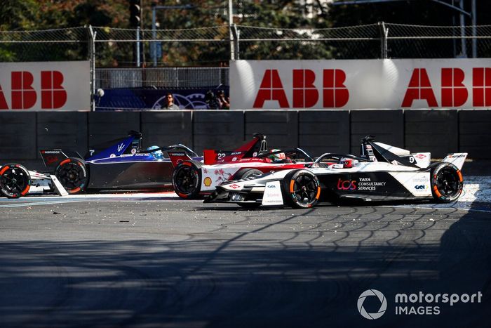 Sacha Fenestraz, Nissan Formula E Team, Nissan e-4ORCE 04, Maximilian Gunther, Maserati Racing, Maserati Tipo Folgore, tras el toque entre Sam Bird, Jaguar Racing, Jaguar I-TYPE 6 y Mitch Evans, Jaguar Racing , Jaguar I-TYPE 6