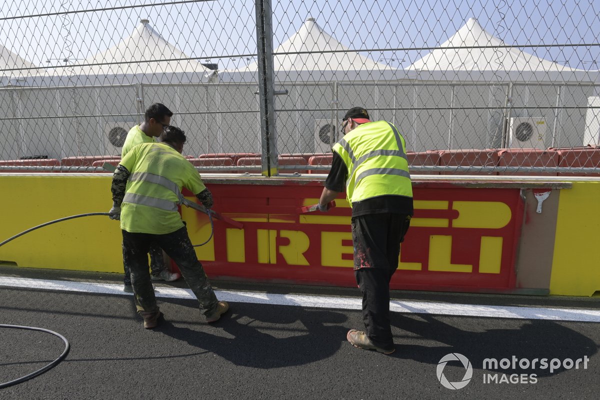 Les préparatifs sur la piste