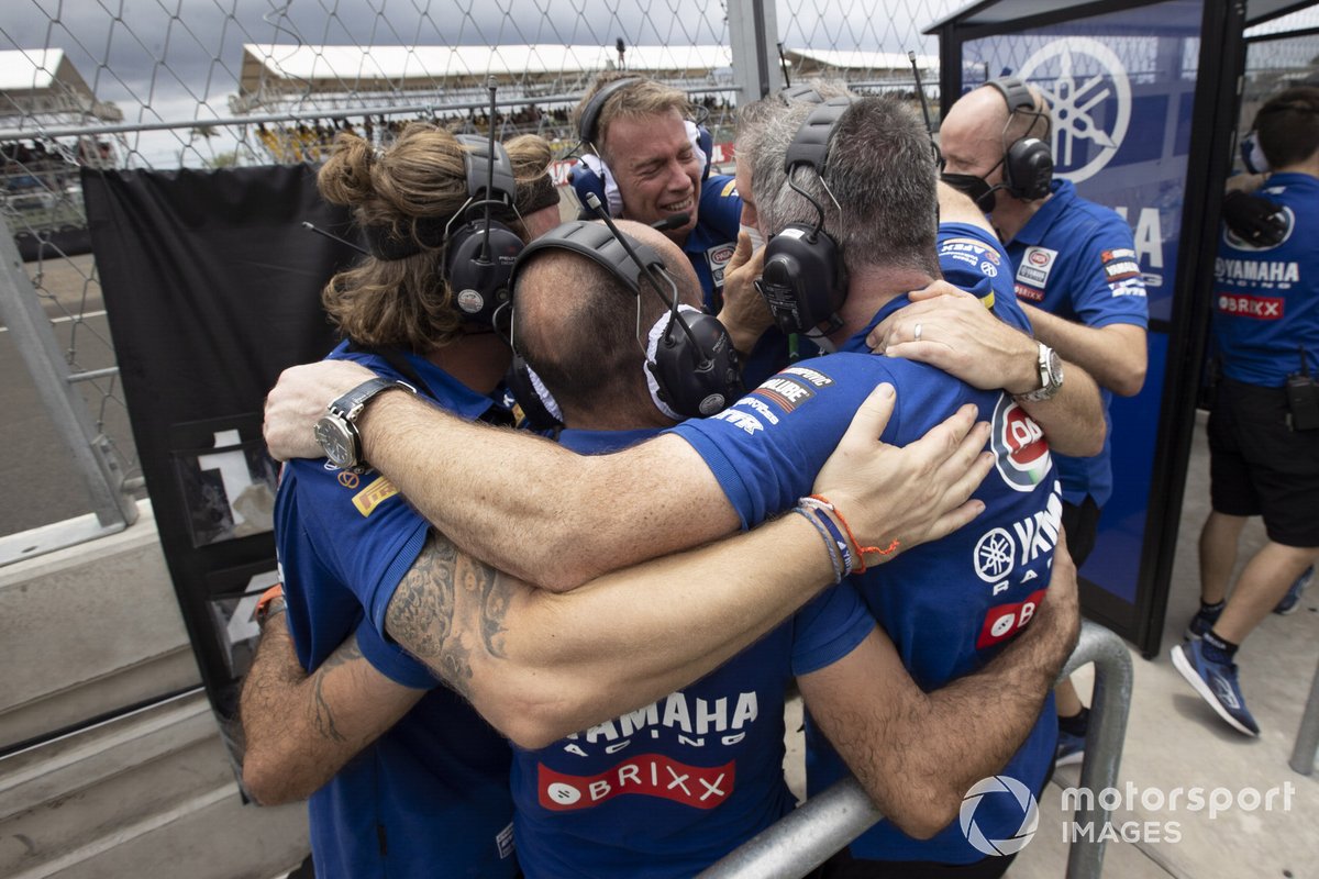 Team Pata Yamaha celebrate winning the World Championship, Paul Denning