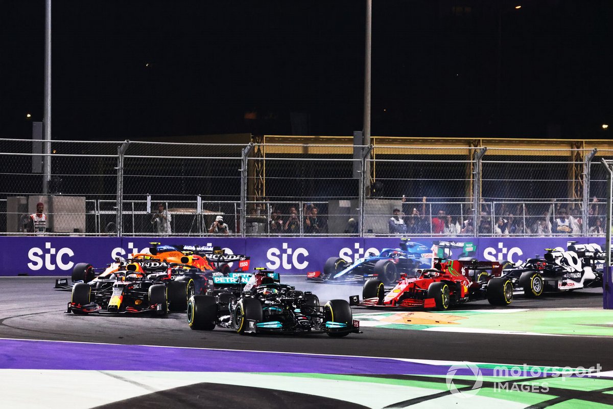 Valtteri Bottas, Mercedes W12, Max Verstappen, Red Bull Racing RB16B, Sergio Perez, Red Bull Racing RB16B, Lando Norris, McLaren MCL35M