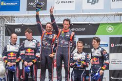 Podio: Los ganadores Thierry Neuville, Nicolas Gilsoul, Hyundai Motorsport, segundos place Elfyn Evans, Daniel Barritt, M-Sport