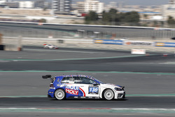 #130 Liqui Moly Team Engstler Volkswagen Golf GTi TCR: Luca Engstler, Florian Thoma, Benjamin Leuchter, Jean Karl Vernay