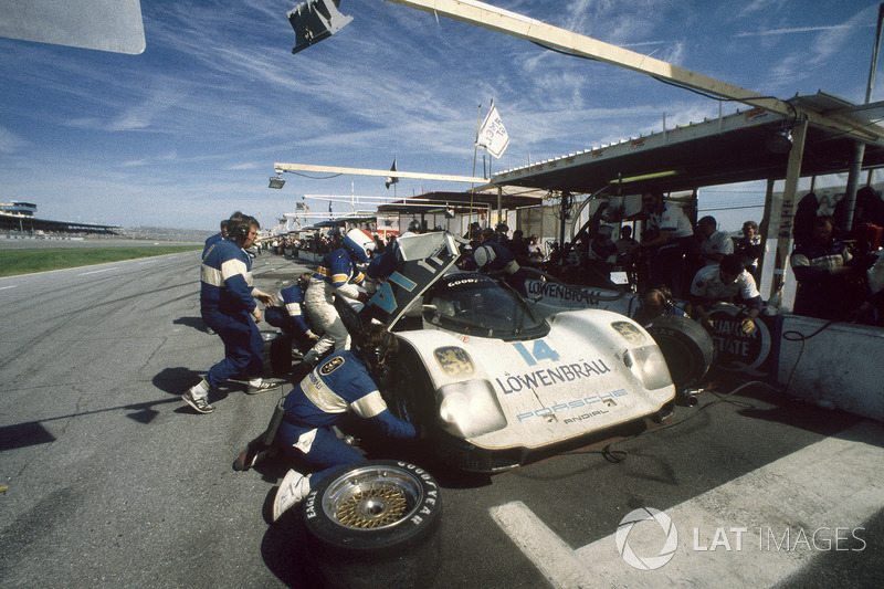 Chip Robinson, Derek Bell, Al Unser Jr., Porsche 962