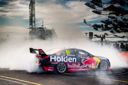 Jamie Whincup, Triple Eight Race Engineering Holden celebrate