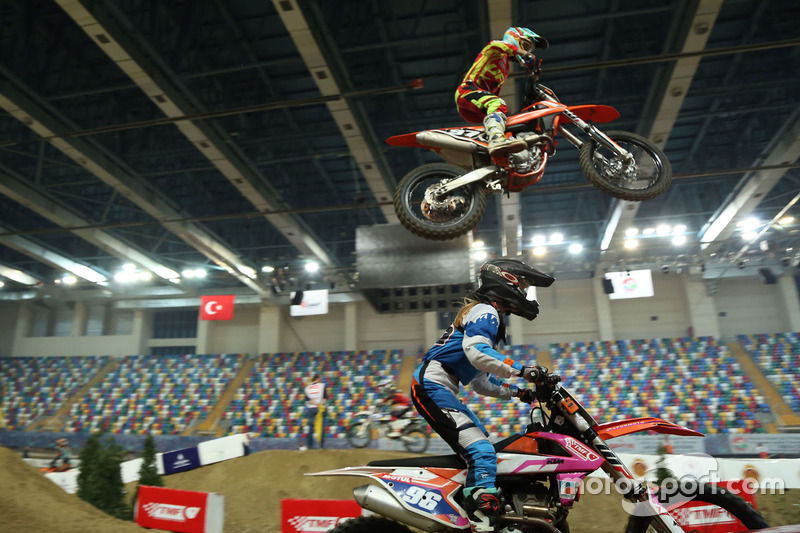 İstanbul Supercross Cuma antrenman