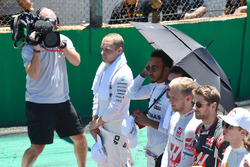 Valtteri Bottas, Mercedes AMG F1 and Lewis Hamilton, Mercedes AMG F1