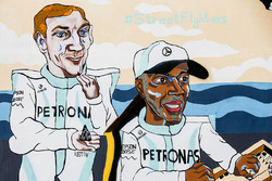 Kunstwerk met Valtteri Bottas, Mercedes AMG F1, en Lewis Hamilton, Mercedes AMG F1