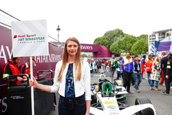 Grid girl per Lucas di Grassi, Audi Sport ABT Schaeffler
