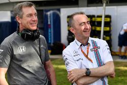 Tim Goss, director técnico de McLaren, Paddy Lowe, accionista de Williams y director técnico