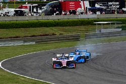 Tony Kanaan, A.J. Foyt Enterprises Chevrolet, Ed Jones, Chip Ganassi Racing Honda