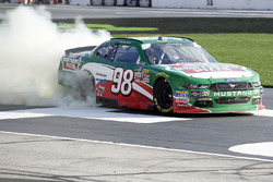 Kevin Harvick, Stewart-Haas Racing with Biagi-Denbeste Racing, Hunt Brothers Pizza Ford Mustang cele