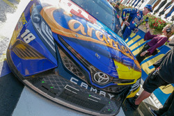 Kyle Busch, Joe Gibbs Racing, Toyota Camry M&M's Caramel in victory lane