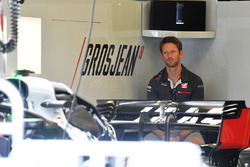 Romain Grosjean, Haas F1 in the garage