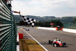 Il vincitore della gara Mick Schumacher, PREMA Theodore Racing Dallara F317 - Mercedes-Benz