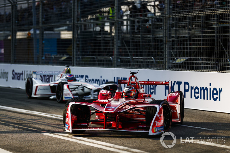 Jerome D'Ambrosio, Dragon Racing, leads Neel Jani, Dragon Racing