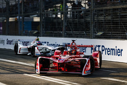 Jerome D'Ambrosio, Dragon Racing, precede Neel Jani, Dragon Racing