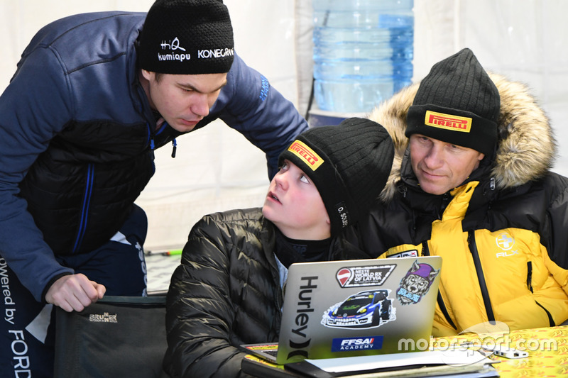 Oliver Solberg con il padre Petter Solberg