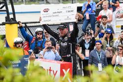Ganador de la carrera Justin Allgaier, JR Motorsports, Chevrolet