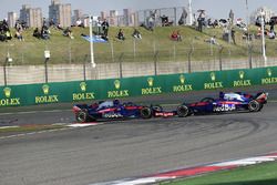 Pierre Gasly, Scuderia Toro Rosso STR13 and Brendon Hartley, Scuderia Toro Rosso STR13 collide