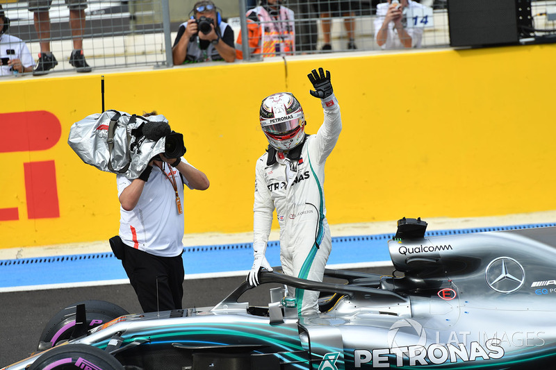 Pole: Lewis Hamilton, Mercedes-AMG F1, parc ferme