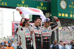 Winners #8 Toyota Gazoo Racing Toyota TS050: Sébastien Buemi, Kazuki Nakajima, Fernando Alonso