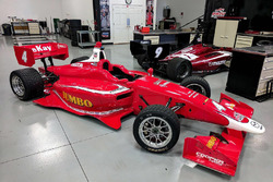 Rinus van Kalmthout schuimt een stoeltje bij Belardi Auto Racing