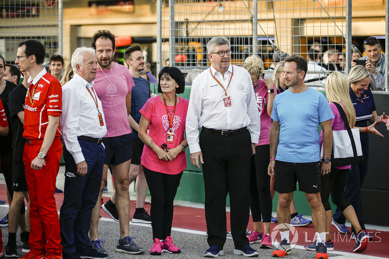 Ross Brawn, director deportivo de FOM, Christian Horner, Director del equipo, Red Bull Racing, en el funcionamiento del evento de pista