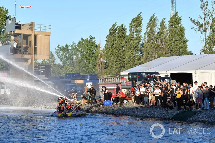 La carrera de balsas
