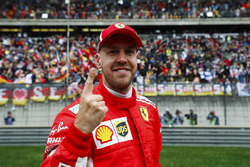 Обладатель поула Себастьян Феттель, Ferrari