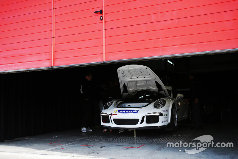 La Porsche 911 GT3 Guest Car nel garage