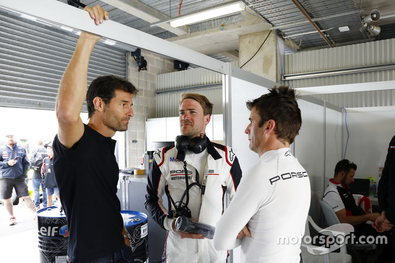 Mark Webber, #911 Manthey Racing Porsche 911 GT3 R: Romain Dumas, Dirk Werner