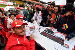 Giancarlo Fisichella lors de la séance d'autographes