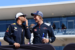 Daniel Ricciardo, Red Bull Racing and Brendon Hartley, Scuderia Toro Rosso on the drivers parade