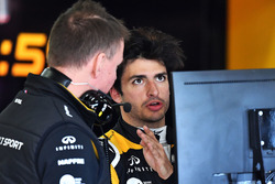 Carlos Sainz Jr., Renault Sport F1 Team e Alan Permane, ingegnere di pista Renault Sport F1 Team