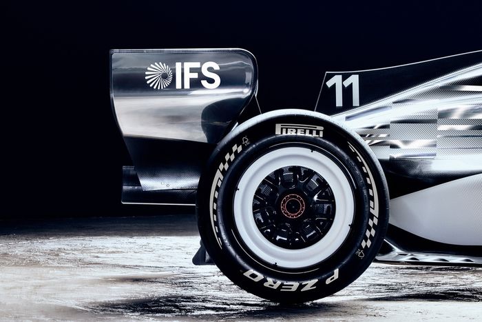 Кадиллак F1 в ливрее