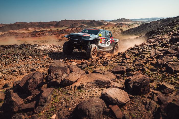 #218 Toyota Gazoo Racing Toyota: Guy Botterill, Oriol Mena