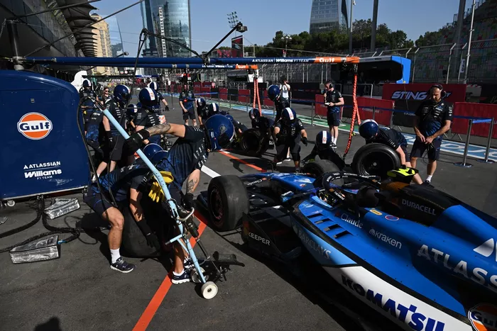 Williams pit crew
