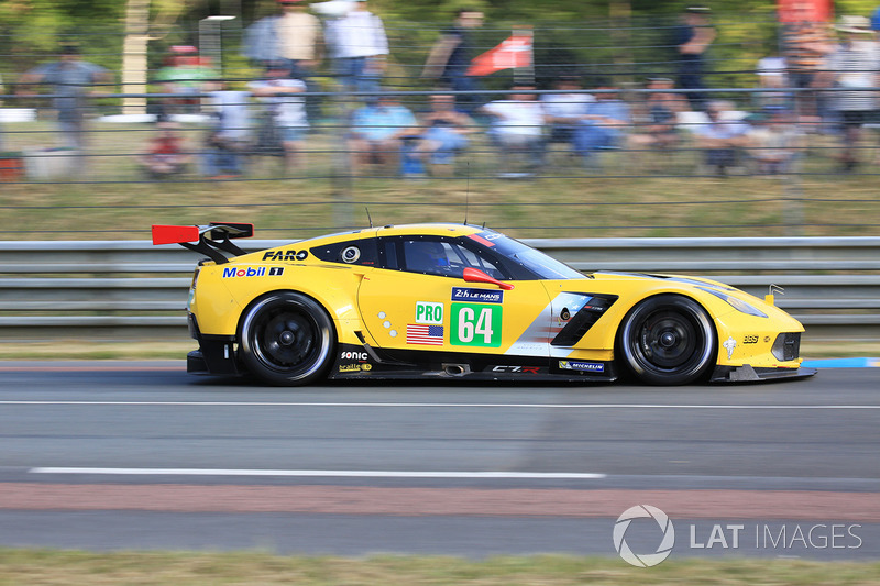 41. №64 Corvette Racing Corvette C7.R: Оливер Гэвин, Томми Милнер, Марсель Фесслер