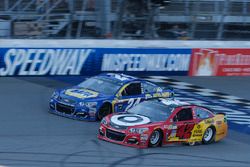 Kyle Larson, Chip Ganassi Racing Chevrolet Chase Elliott, Hendrick Motorsports Chevrolet