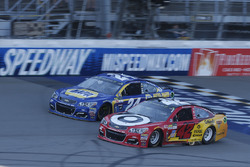 Kyle Larson, Chip Ganassi Racing Chevrolet Chase Elliott, Hendrick Motorsports Chevrolet