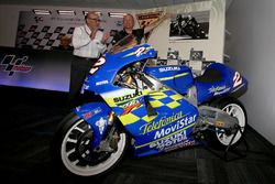 La Suzuki RGV500 avec laquelle Kenny Roberts Jr. a remporté le titre en 2000