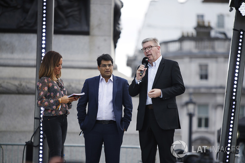 Nathalie Pinkham, Sky Sports F1; Mehul Kapadia, Tata-Marketingchef; Ross Brawn, Formel-1-Motorsportc