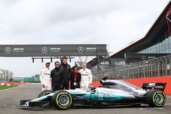 Lewis Hamilton, Mercedes AMG F1, Valtteri Bottas, Mercedes AMG F1, Toto Wolff, Mercedes AMG F1 Share