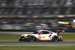 #911 Porsche Team North America Porsche 911 RSR: Patrick Pilet, Dirk Werner, Frédéric Makowiecki