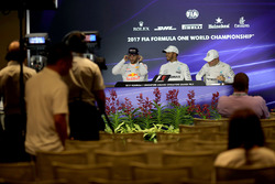 Daniel Ricciardo, Red Bull Racing, Lewis Hamilton, Mercedes AMG F1 e Valtteri Bottas, Mercedes AMG F